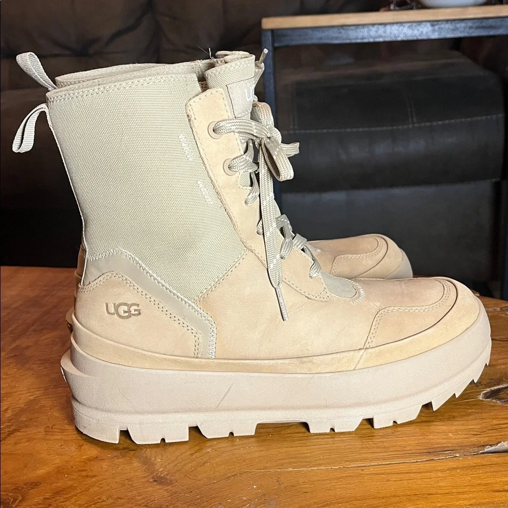 UGG The Lugg Boot Sand Size 9 Women’s Style 1143833 Platform Combat Boots